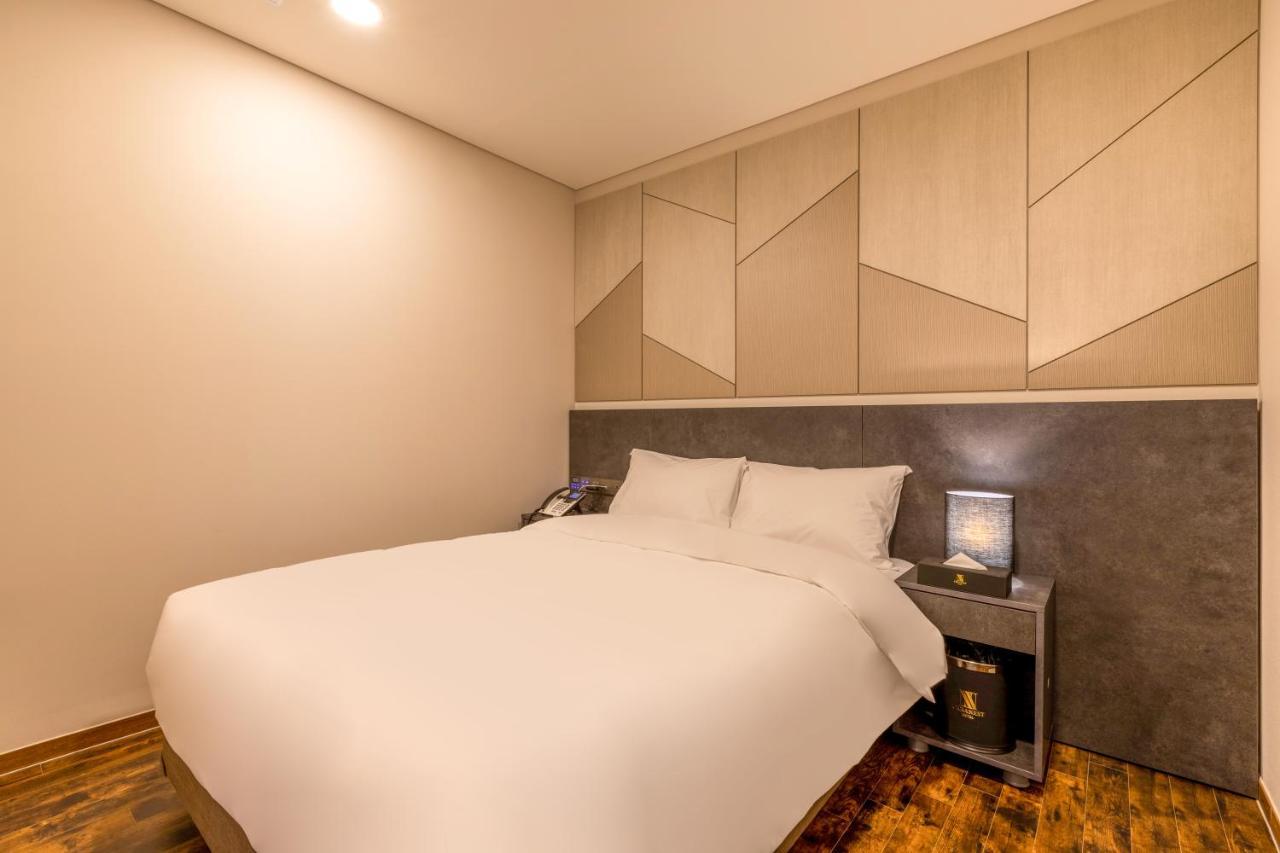 Urban-Est Hotel Kōyō Buitenkant foto