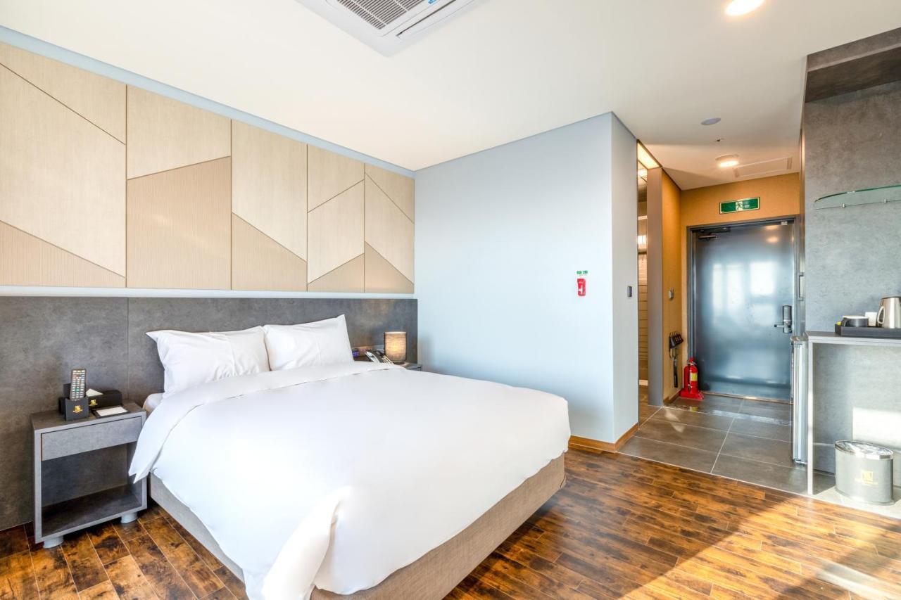 Urban-Est Hotel Kōyō Buitenkant foto