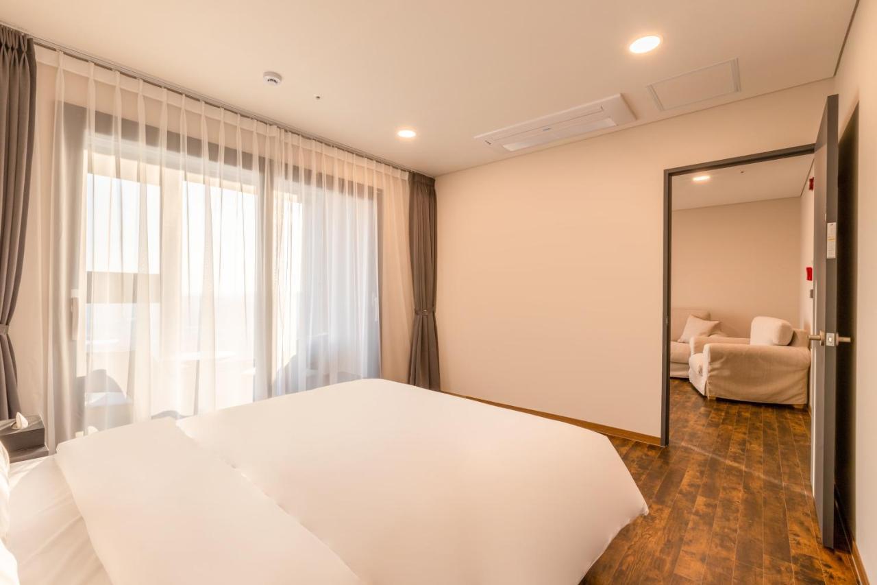 Urban-Est Hotel Kōyō Buitenkant foto
