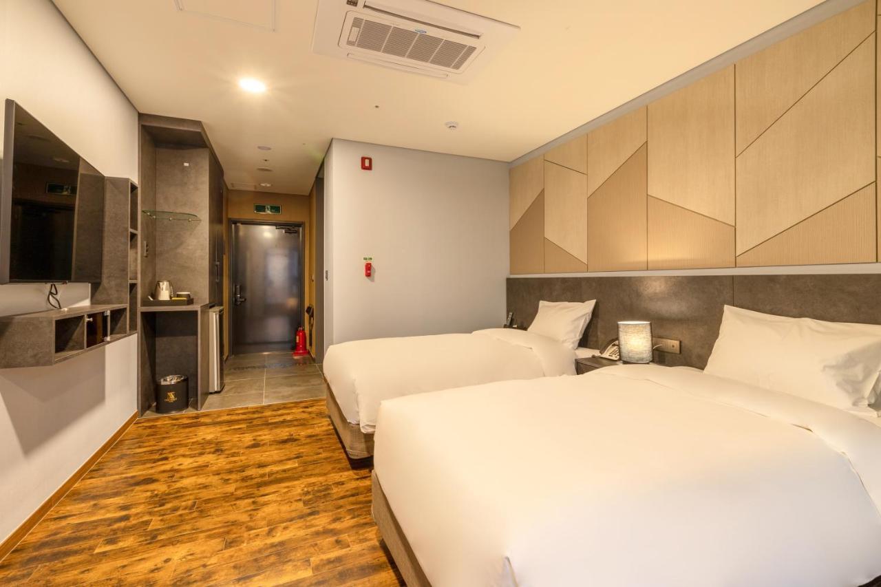 Urban-Est Hotel Kōyō Buitenkant foto