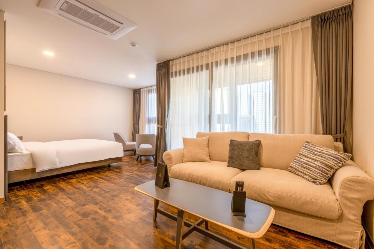 Urban-Est Hotel Kōyō Buitenkant foto