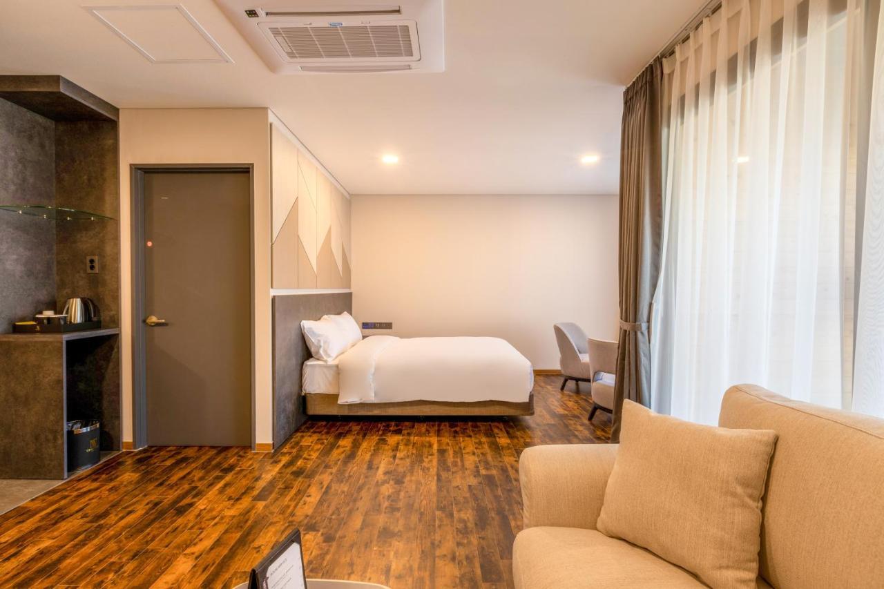 Urban-Est Hotel Kōyō Buitenkant foto