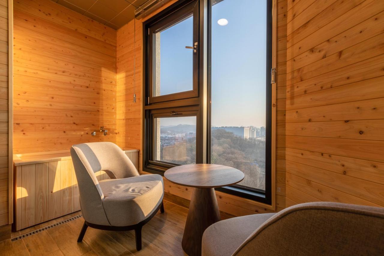 Urban-Est Hotel Kōyō Buitenkant foto